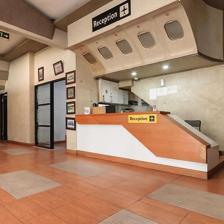 Reddoorz Near Mandaya Royal Hospital Puri Hotel Tangerang Bagian luar foto