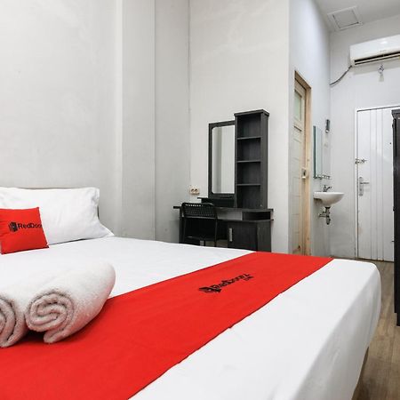 Reddoorz Near Mandaya Royal Hospital Puri Hotel Tangerang Bagian luar foto