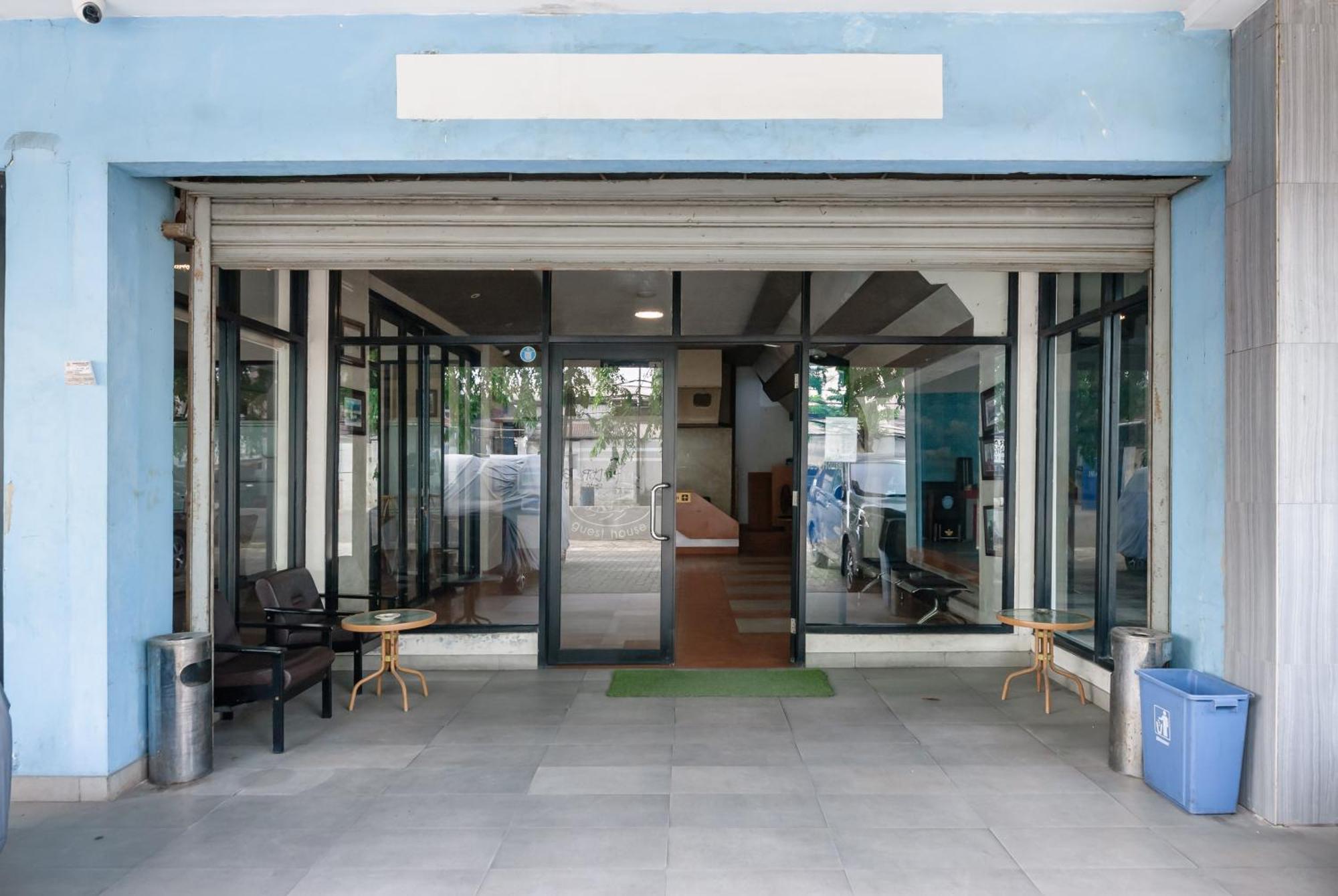 Reddoorz Near Mandaya Royal Hospital Puri Hotel Tangerang Bagian luar foto
