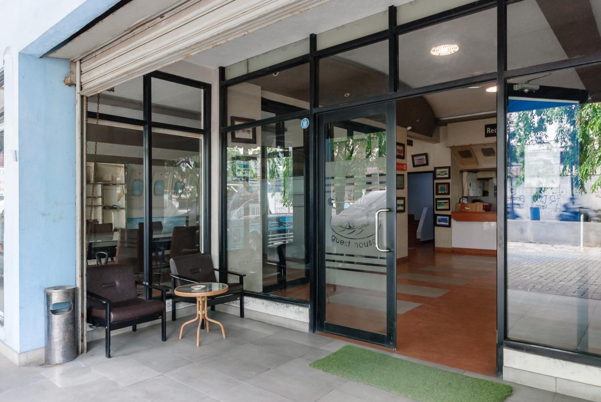 Reddoorz Near Mandaya Royal Hospital Puri Hotel Tangerang Bagian luar foto
